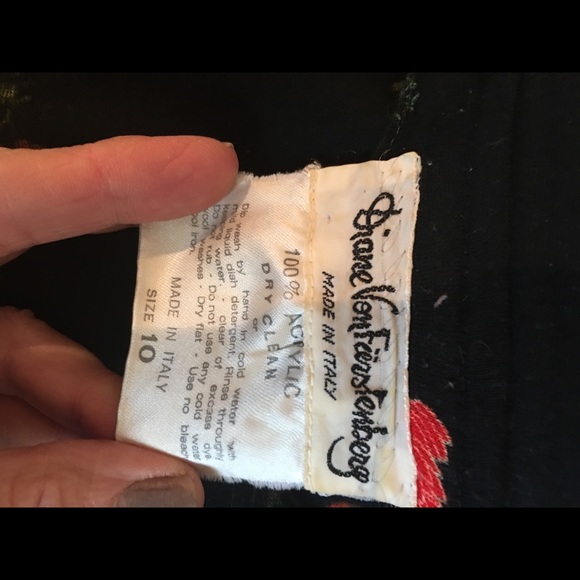 True Vintage DVF wrap dress. - Picture 3 of 3